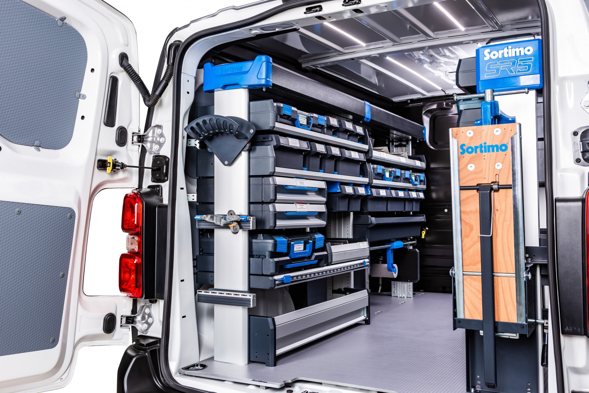 FR5 van Sortimo – het flexibele legbordsysteem voor bestelwagens 2