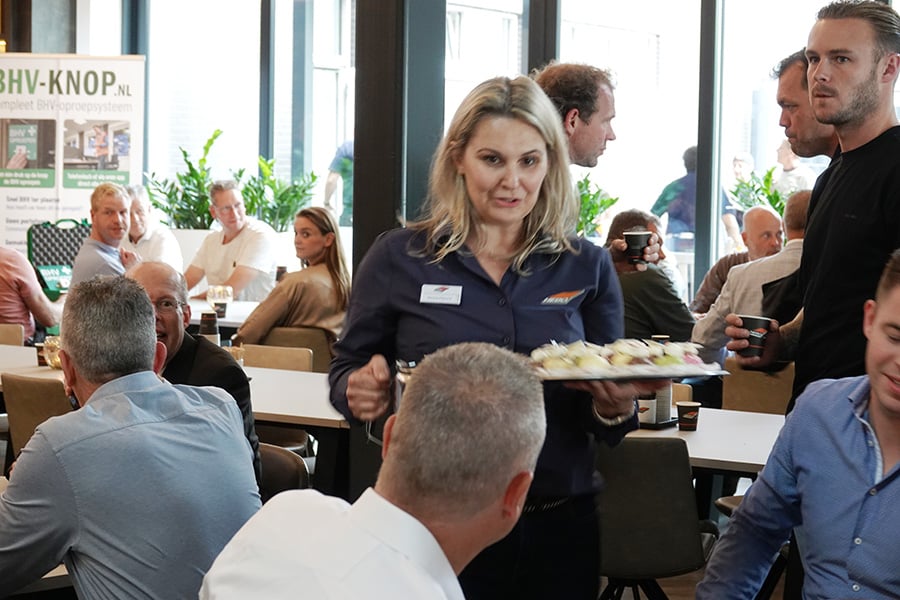 Klanten en leveranciers vol lof bij 45-jarig jubileum Twentse kozijnfabrikant 1