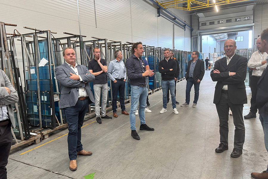 Klanten en leveranciers vol lof bij 45-jarig jubileum Twentse kozijnfabrikant 2