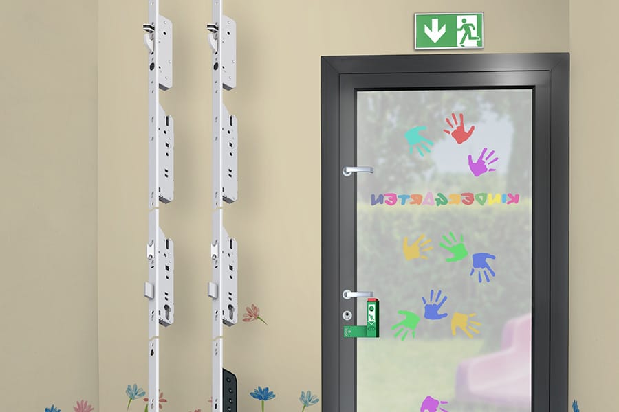 Innovatief hang- en sluitwerk voor kunststof en aluminium profielen  1