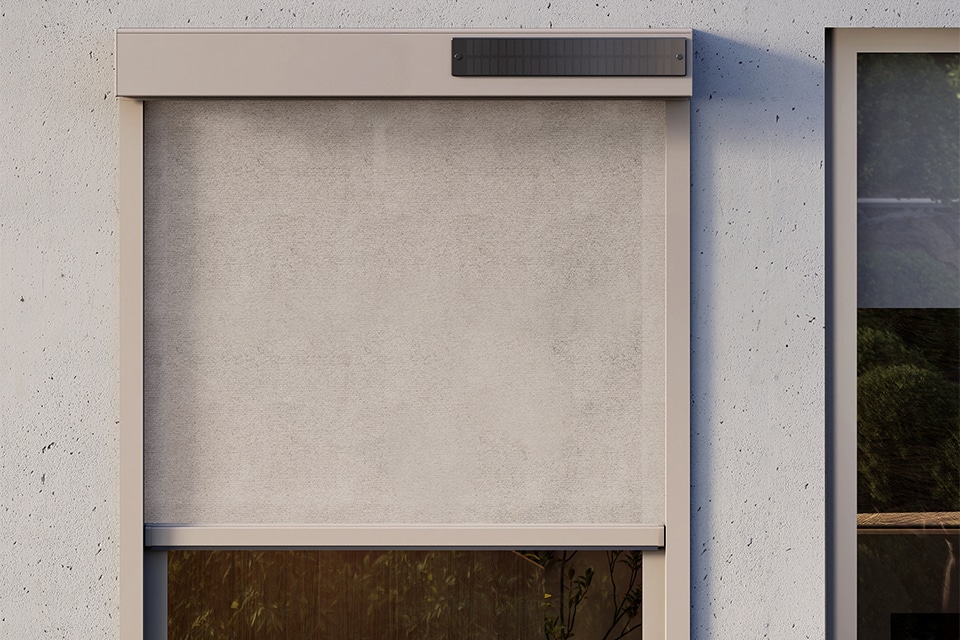 Zonwering met motoren op zonne-energie 1