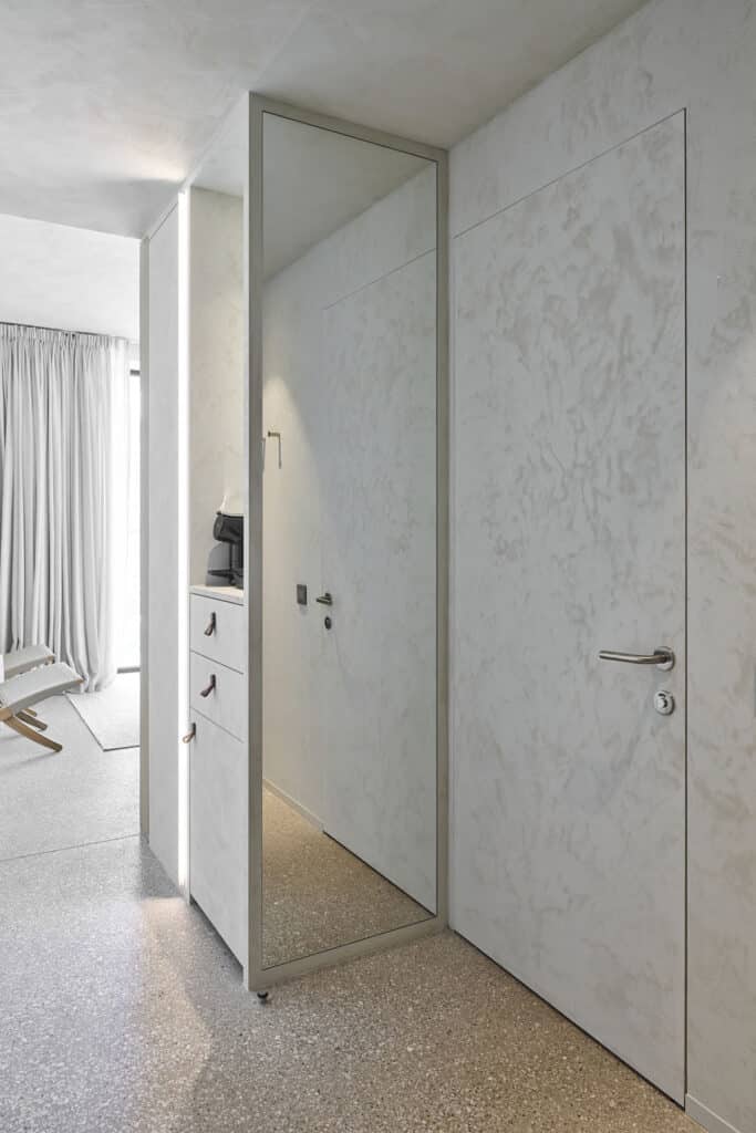 Onzichtbare hoteldeuren met opmerkelijk installatiegemak 3