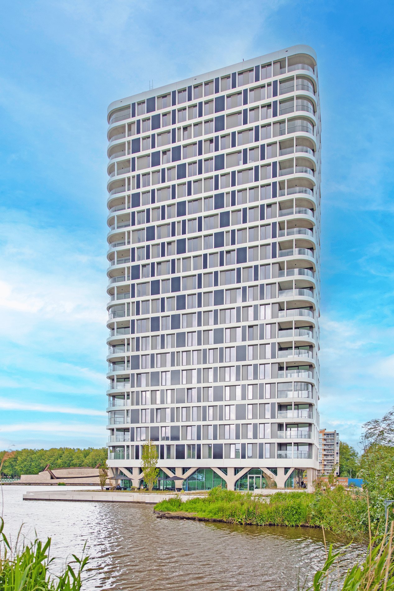Op maat gemaakte aluminium profielen voor iconische woontoren in Prinsenland 1