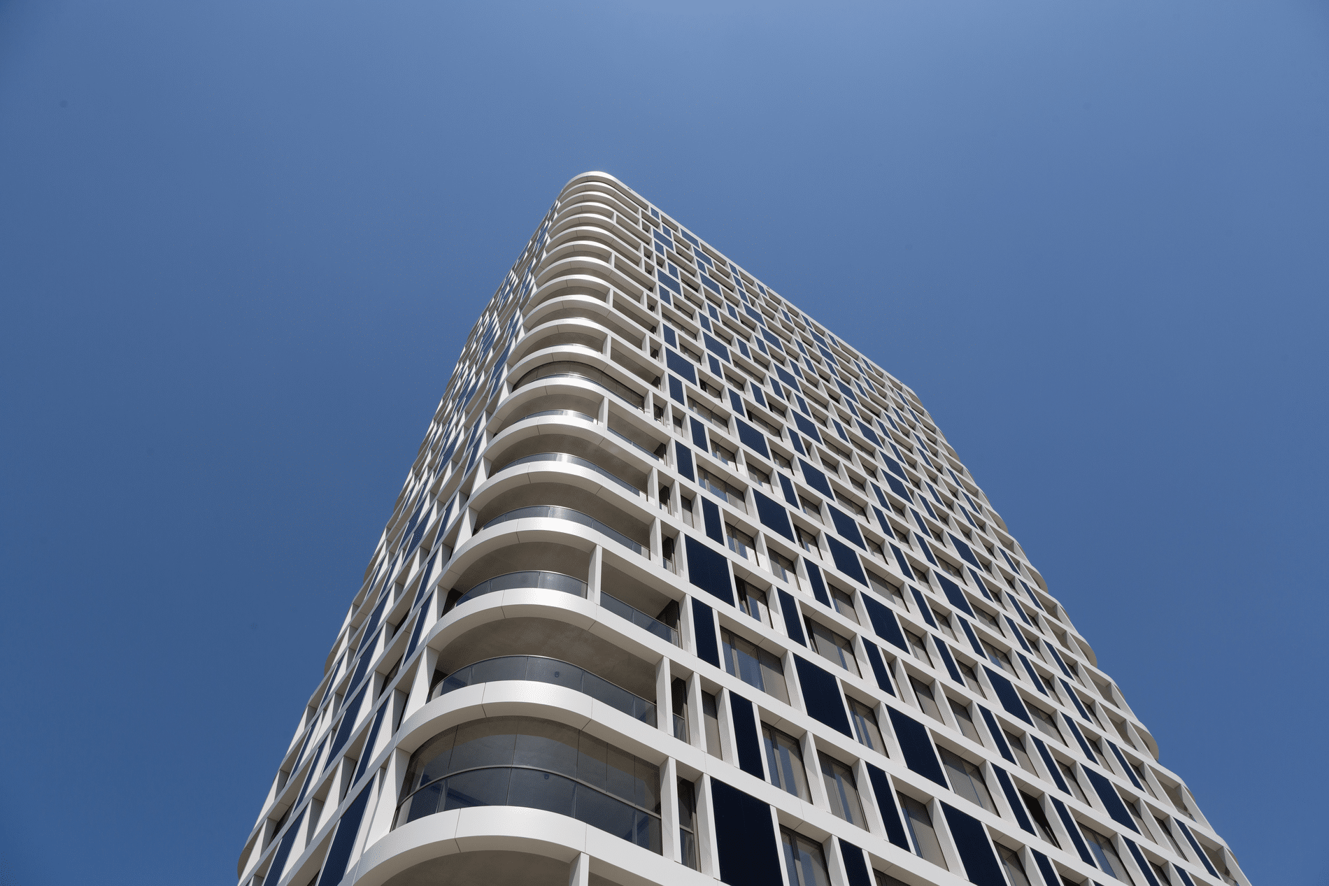Op maat gemaakte aluminium profielen voor iconische woontoren in Prinsenland 5