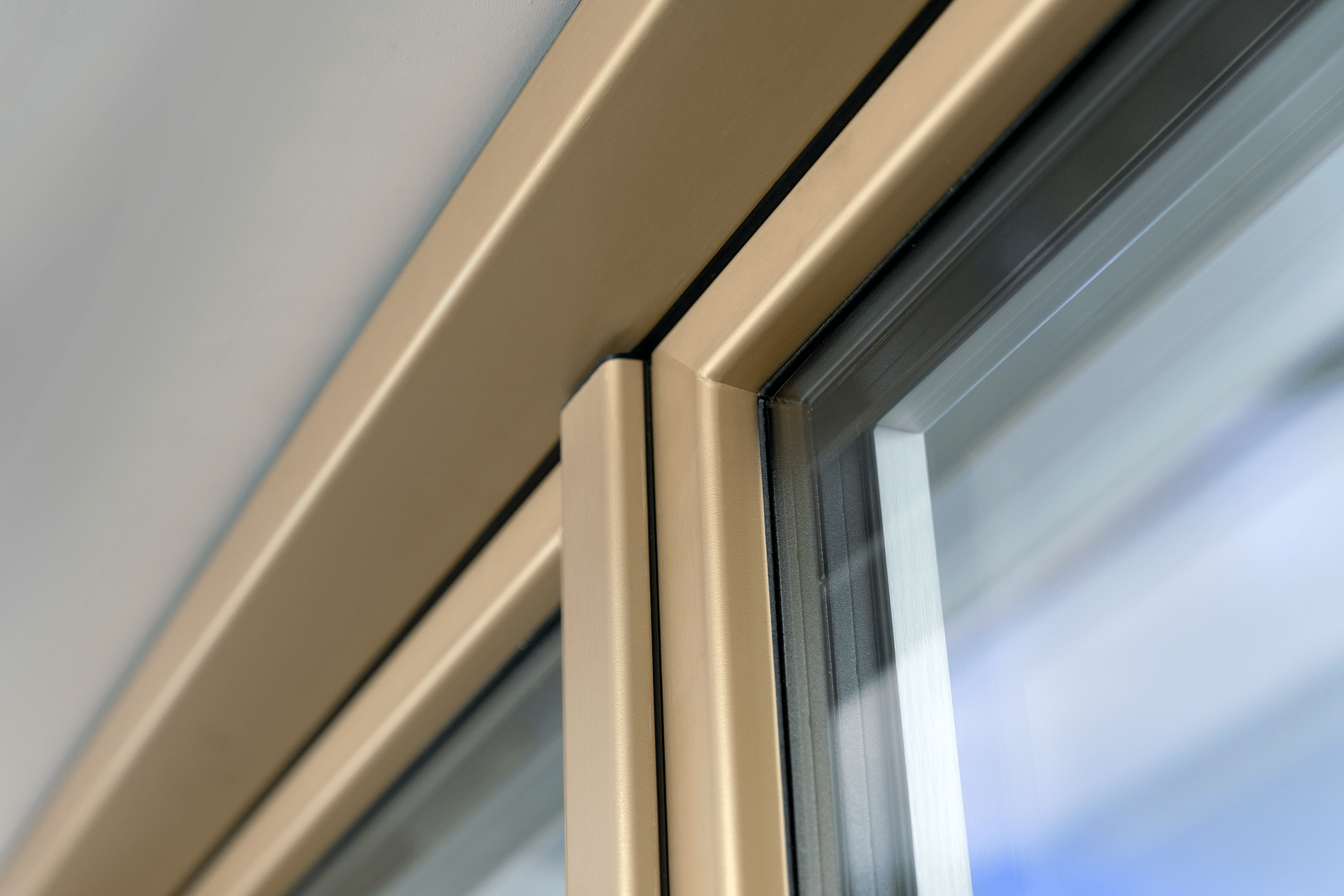 Fenstersystem überzeugt: schlankes Design, hohe Leistungsfähigkeit für Hochhäuser und Optimierung für die Fertighausbauweise 3