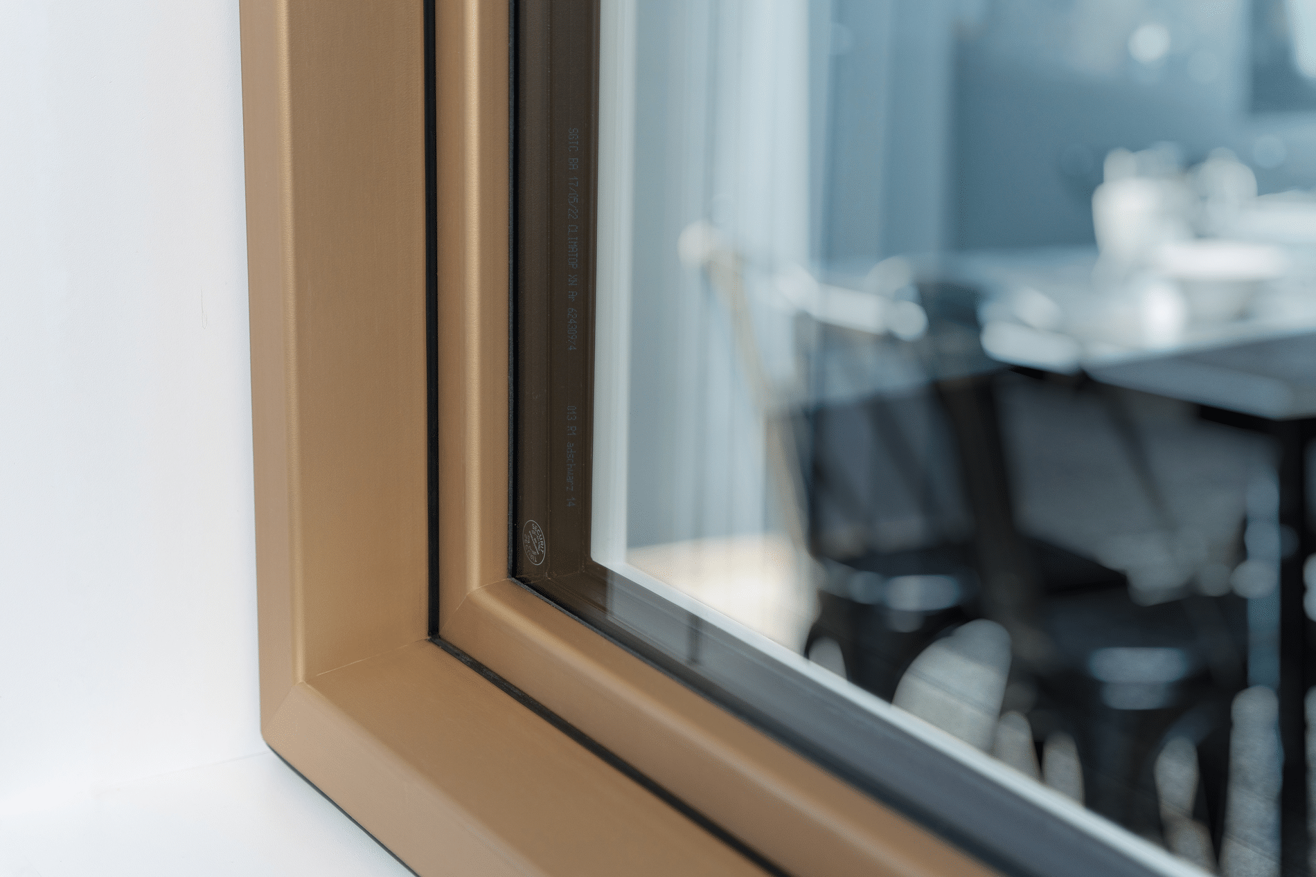 Fenstersystem überzeugt: schlankes Design, hohe Leistungsfähigkeit für Hochhäuser und Optimierung für die Fertighausbauweise 4