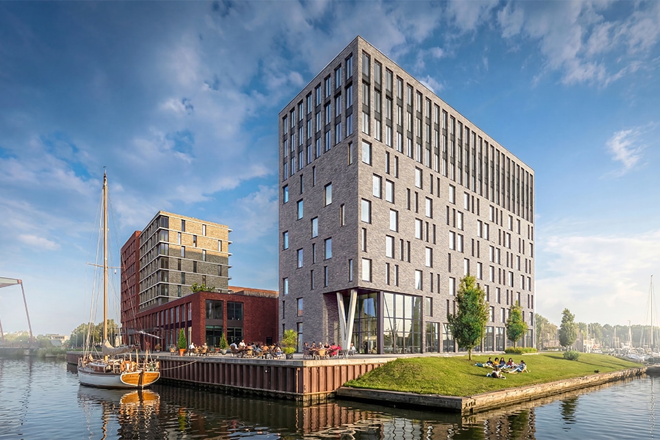 Raamprofielen en beslag in dezelfde zwartgrijze structuurcoating 5