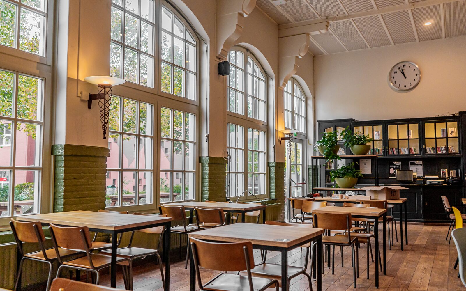 Mechanisch systeem met slingeraandrijving in het Koning Willem I College in ’s-Hertogenbosch.